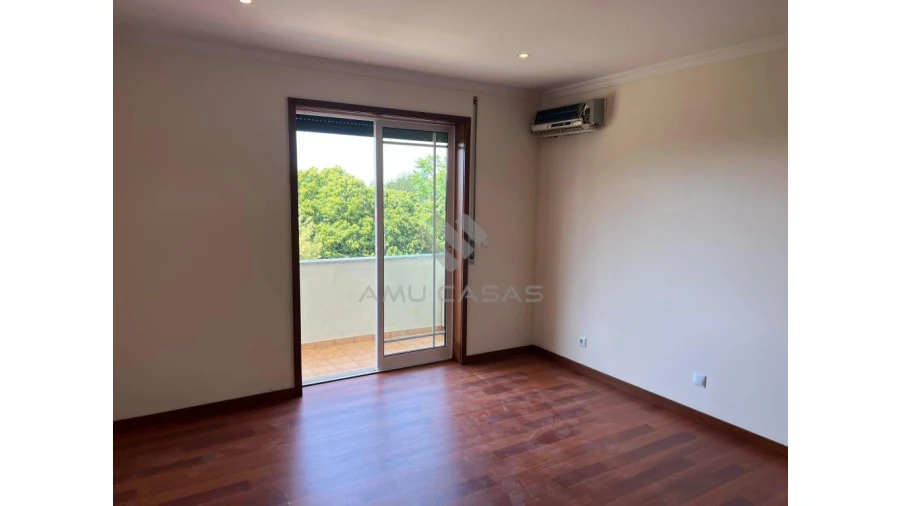 Moradia T3 para Venda em Branca Foto 11