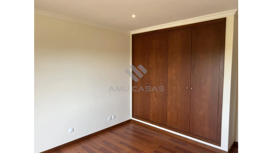 Moradia T3 para Venda em Branca Foto 13