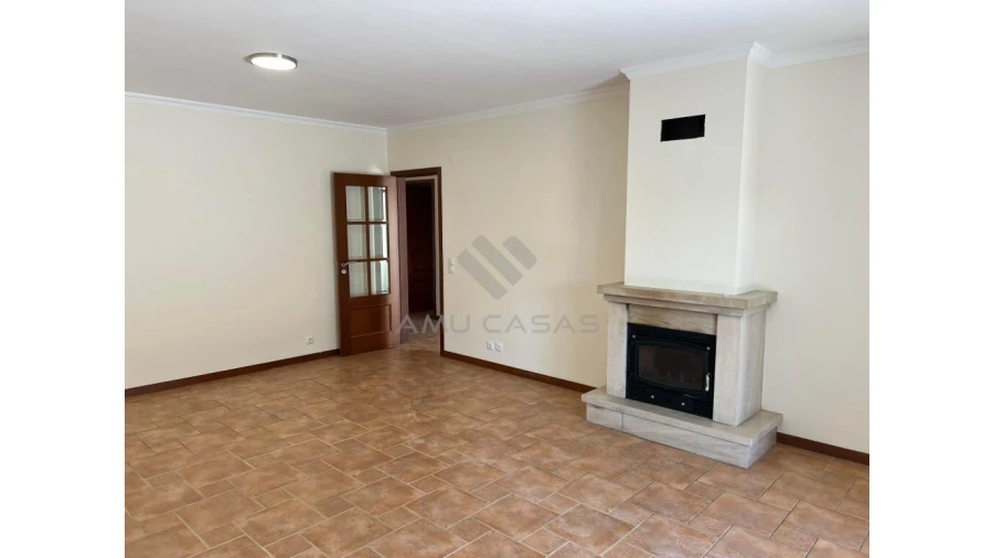 Moradia T3 para Venda em Branca Foto 5