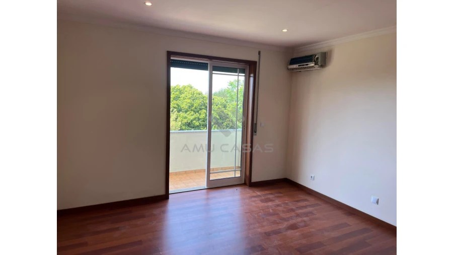 Moradia T3 para Venda em Branca Foto 14