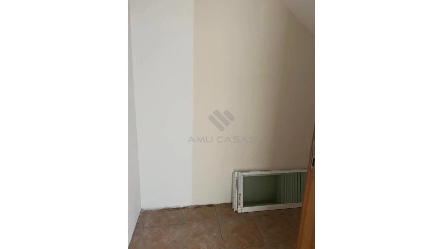 Moradia T3 para Venda em Branca Foto 27