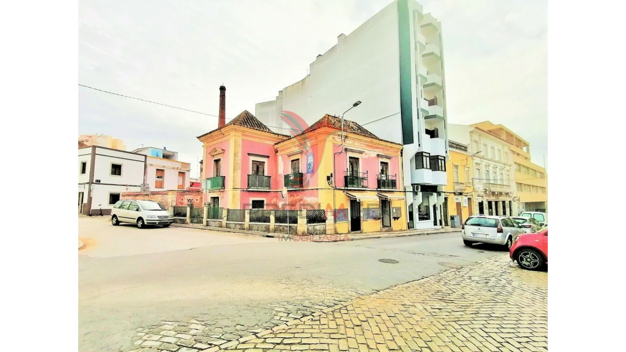 Prédio para Venda em Faro (Sé e São Pedro) Foto 1
