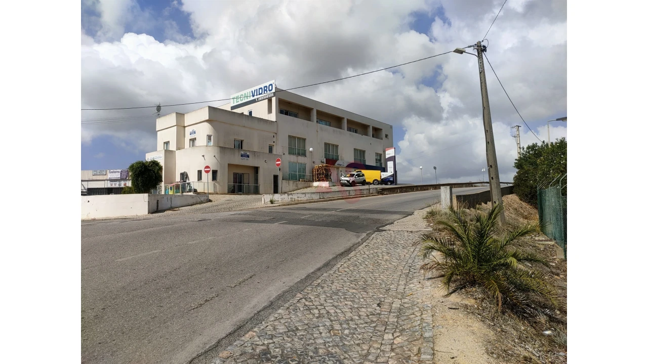 Apartamento T1 para Venda em Ferreiras Foto 8