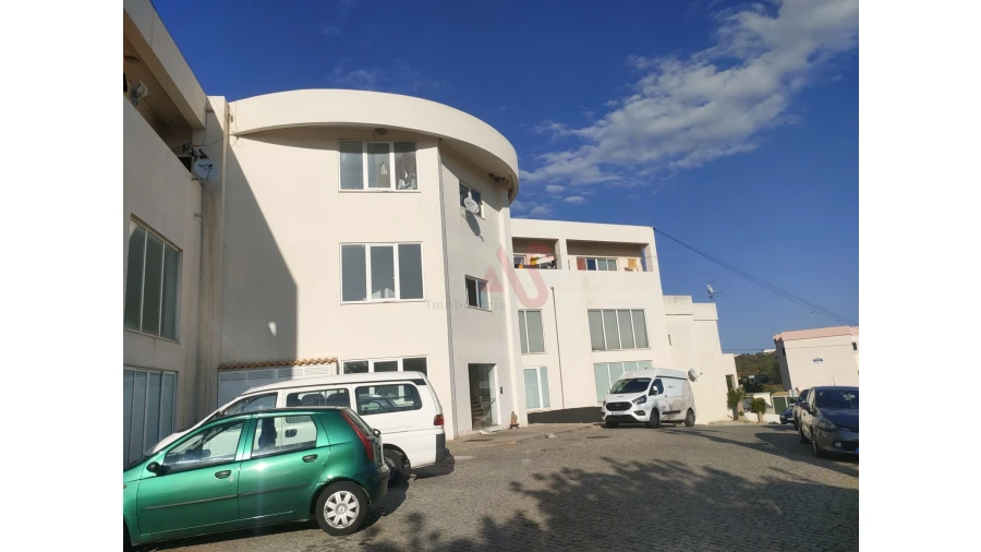 Apartamento T1 para Venda em Ferreiras Foto 6