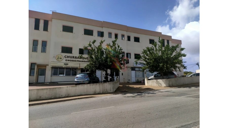 Apartamento T1 para Venda em Ferreiras Foto 3