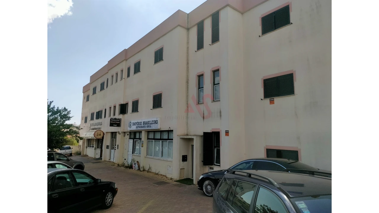 Apartamento T1 para Venda em Ferreiras Foto 9