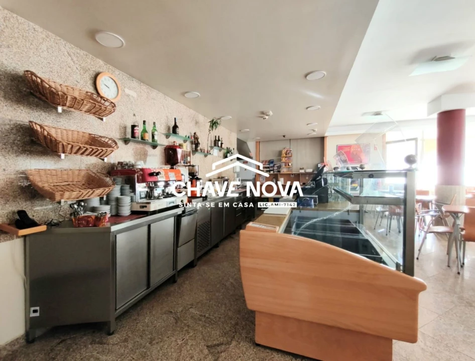 Loja para Trespasse em Argoncilhe Foto 8