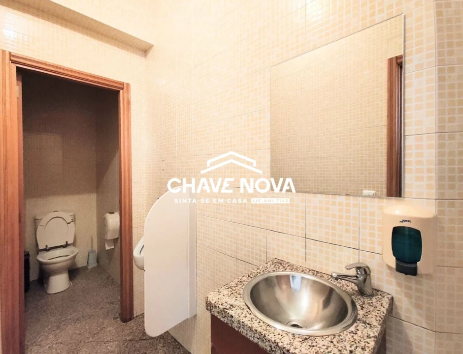 Loja para Trespasse em Argoncilhe Foto 9