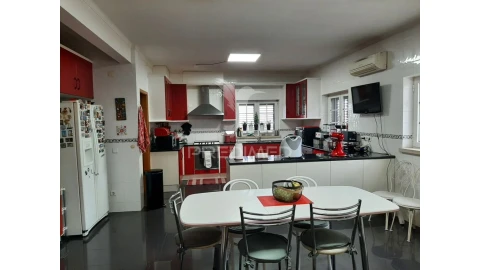 Moradia T5 para Venda em Achete, Azoia de Baixo e Póvoa de Santarém
