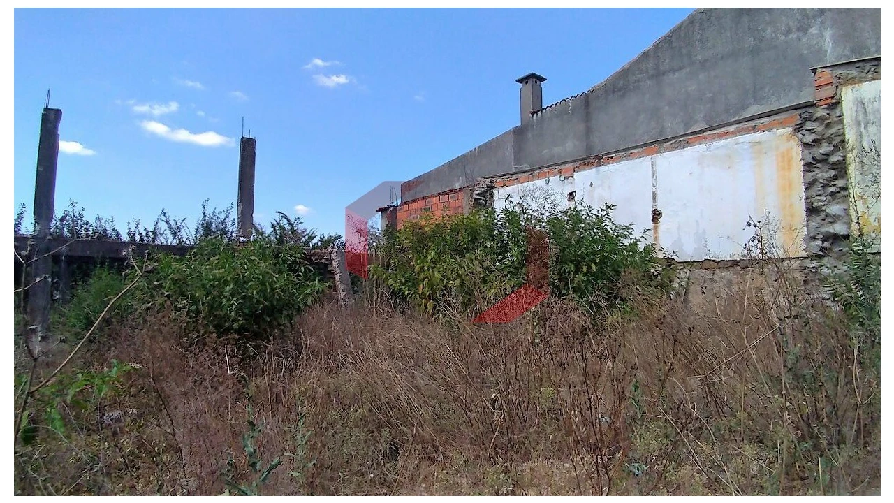 Moradia T1 para Venda em Gandaras Foto 1