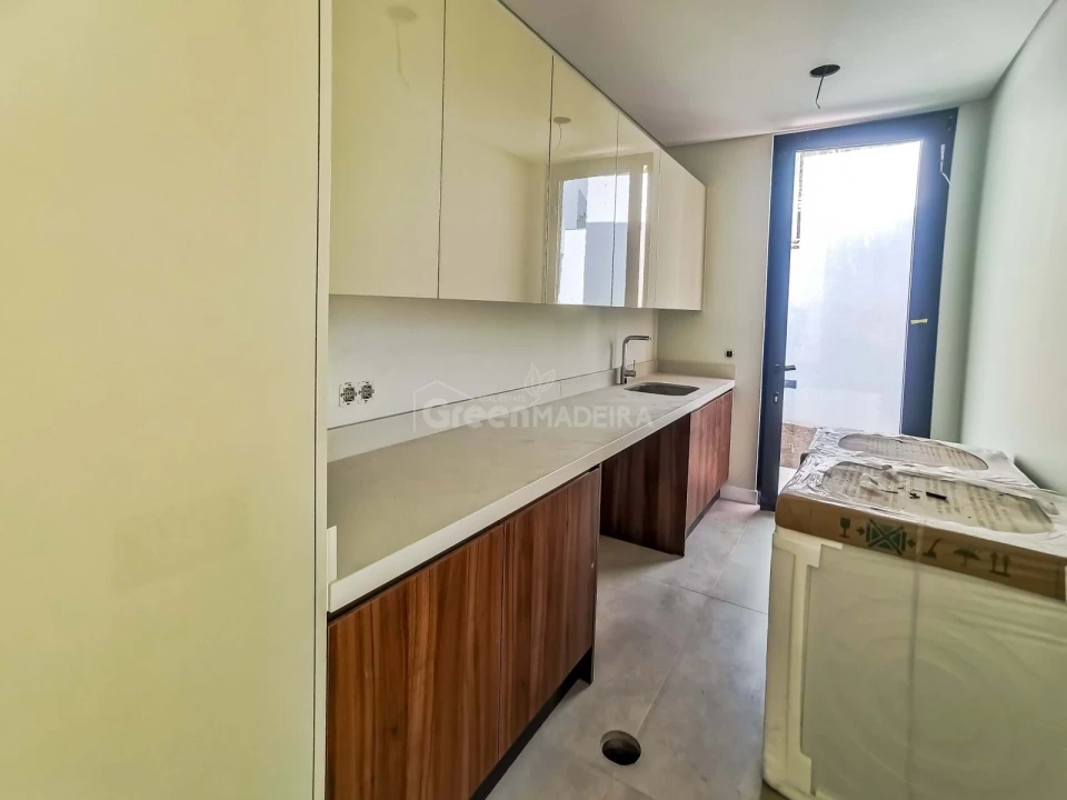 Moradia T4 para Venda em Arco da Calheta Foto 28