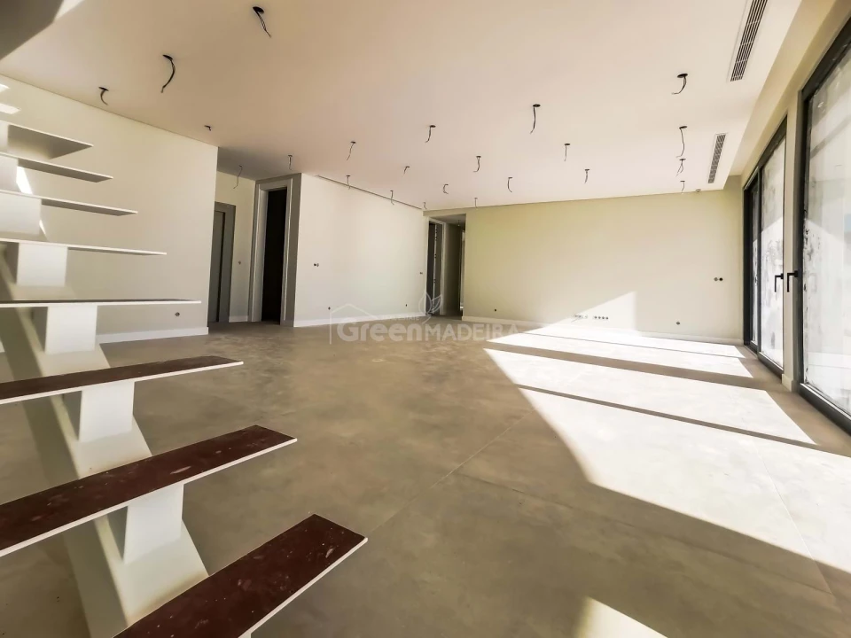 Moradia T4 para Venda em Arco da Calheta Foto 24