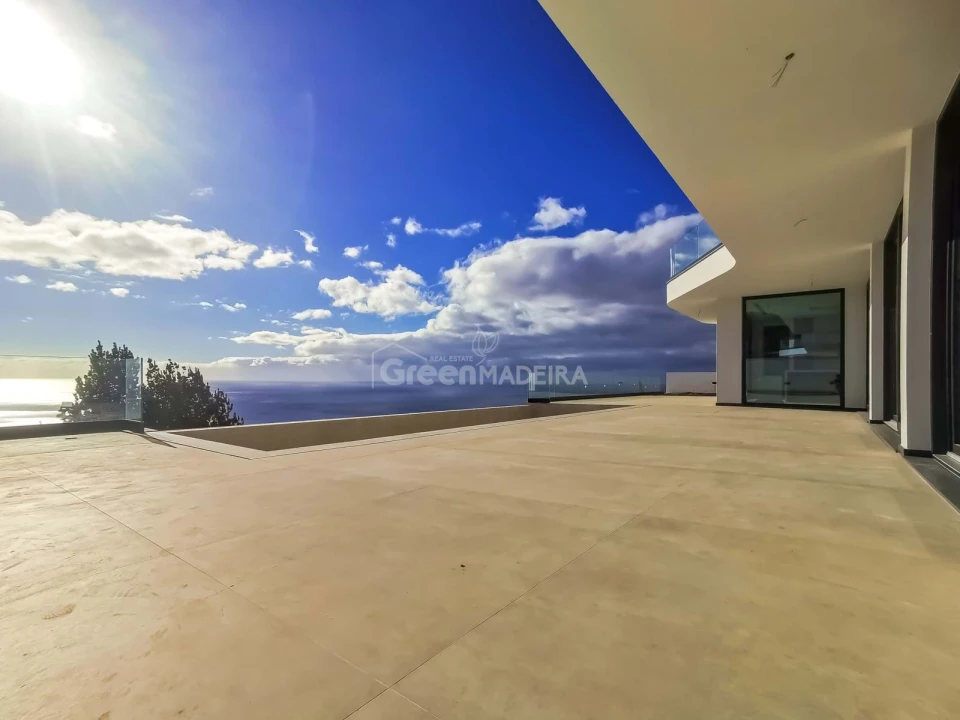 Moradia T4 para Venda em Arco da Calheta Foto 1