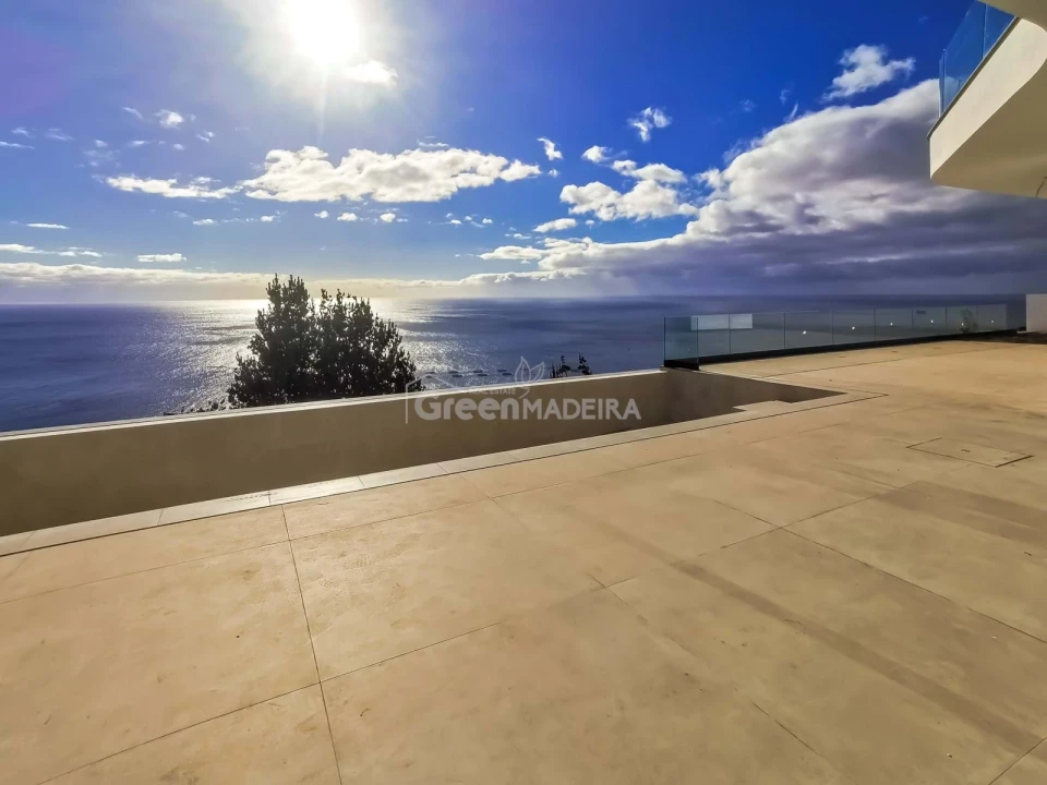 Moradia T4 para Venda em Arco da Calheta Foto 6