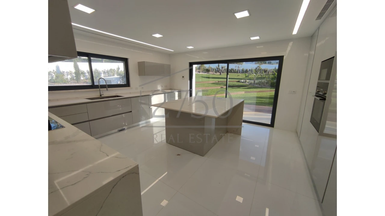 Moradia T6 para Arrendamento em Cascais e Estoril Foto 3