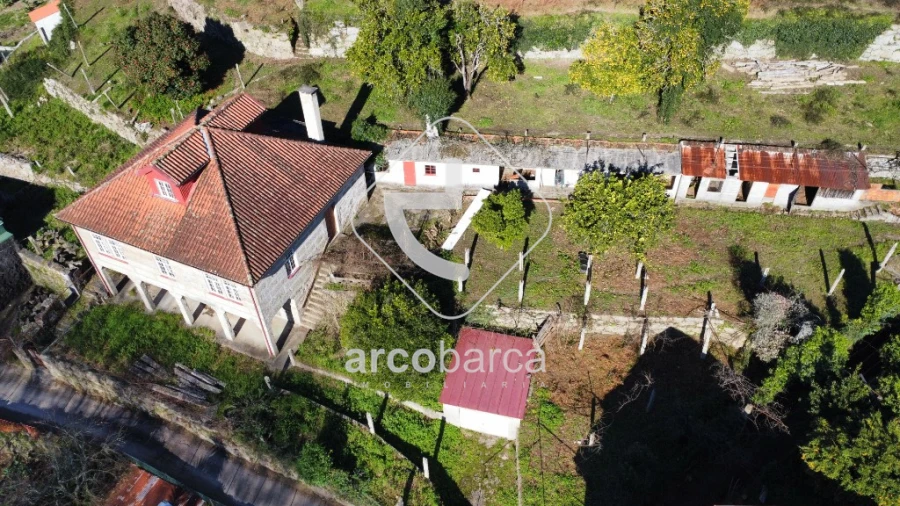 Moradia T5 para Venda em Arcos de Valdevez (São Paio) e Giela