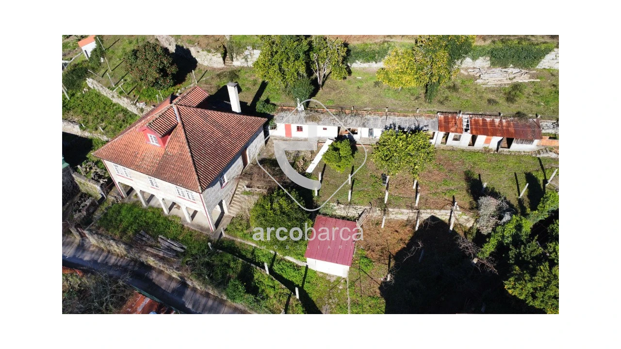 Moradia T5 para Venda em Arcos de Valdevez (São Paio) e Giela Foto 1