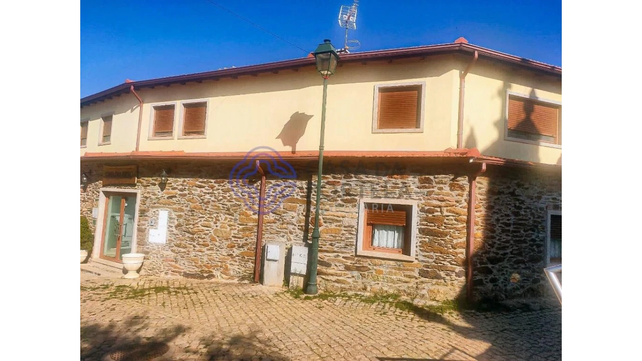 Moradia T5 para Venda em Podence e Santa Combinha Foto 2