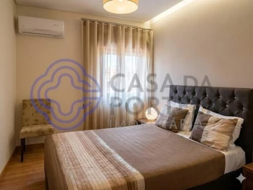 Moradia T5 para Venda em Podence e Santa Combinha