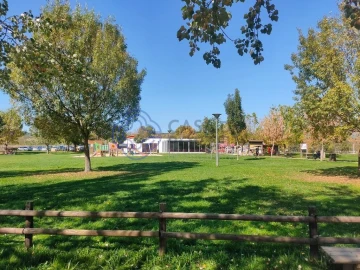 Moradia T5 para Venda em Podence e Santa Combinha