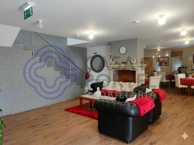 Moradia T5 para Venda em Podence e Santa Combinha Foto 3