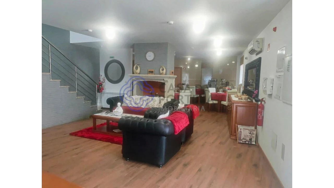 Moradia T5 para Venda em Podence e Santa Combinha Foto 3