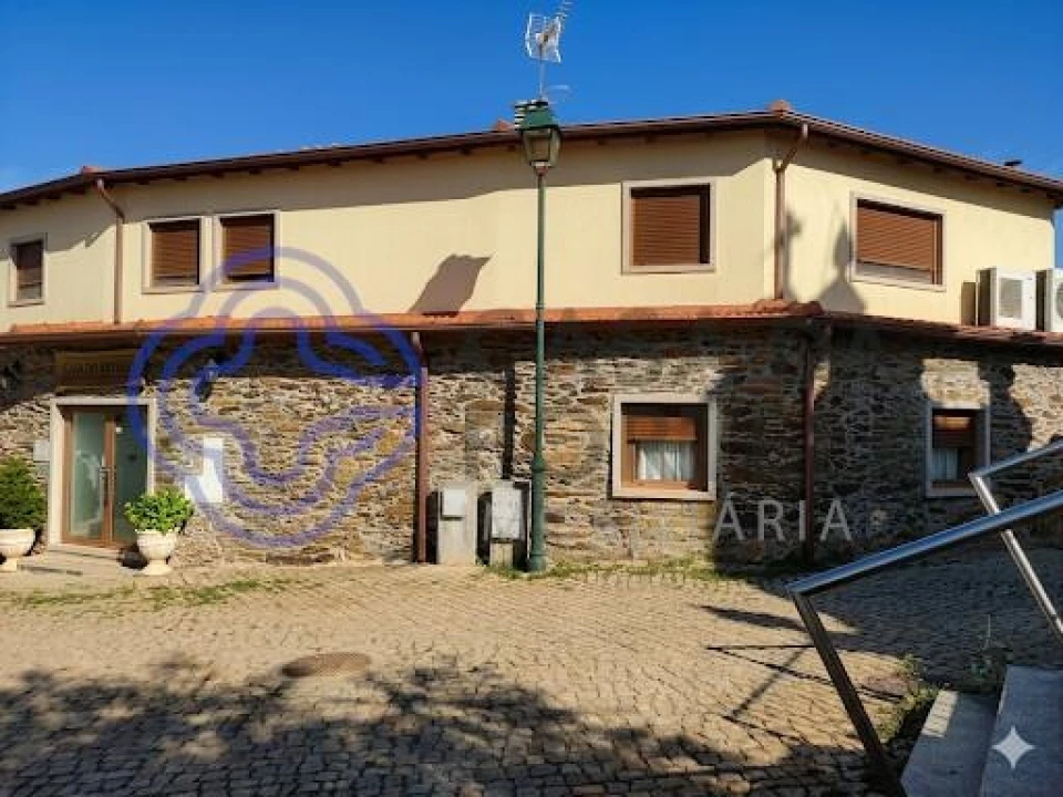 Moradia T5 para Venda em Podence e Santa Combinha Foto 2