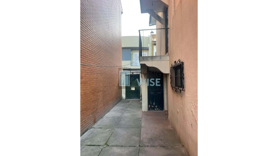 Moradia T3 para Venda em Custoias Foto 2