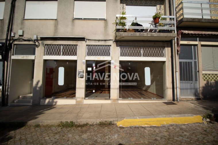 Loja para Venda em Alfena Foto 12