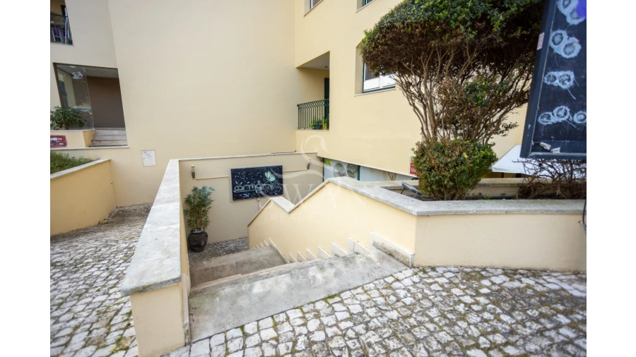 Loja para Venda em Carcavelos e Parede Foto 2