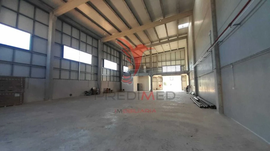 Armazém para Arrendamento em Santo Antão e São Julião do Tojal Foto 9