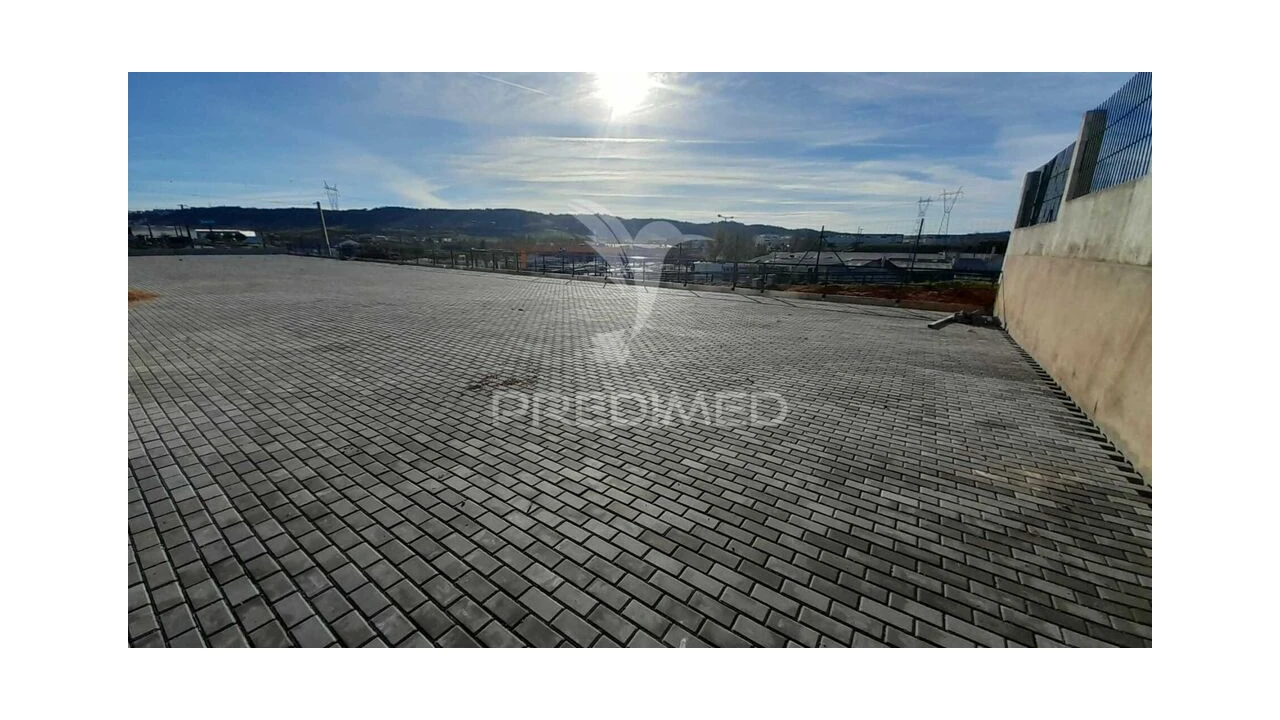 Armazém para Arrendamento em Santo Antão e São Julião do Tojal Foto 6