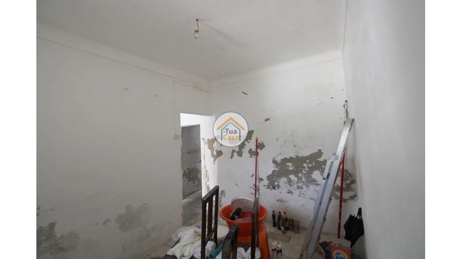 Moradia T2 para Venda em Redondo Foto 8