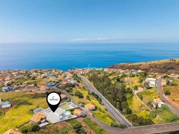 Moradia T4 para Venda em Estreito da Calheta