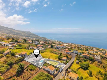 Moradia T4 para Venda em Estreito da Calheta