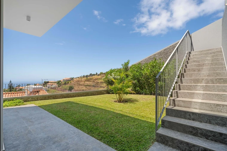 Moradia T4 para Venda em Estreito da Calheta Foto 47