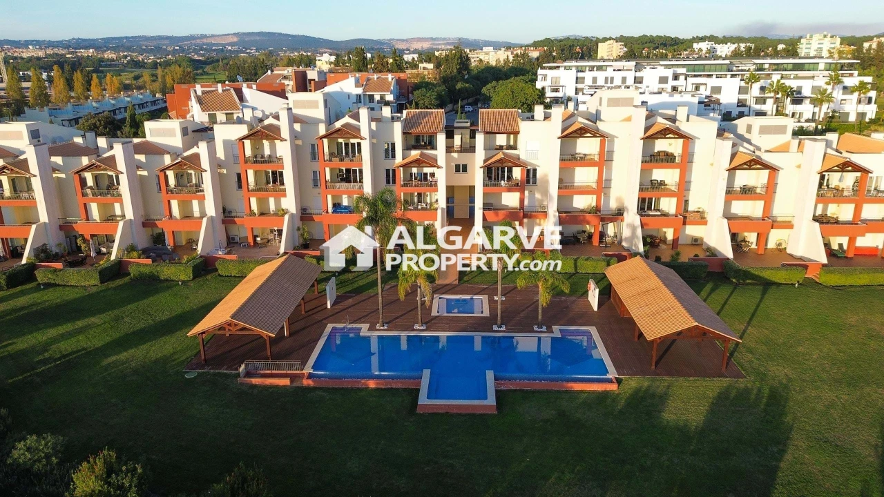 Apartamento T2 para Venda em Quarteira Foto 36