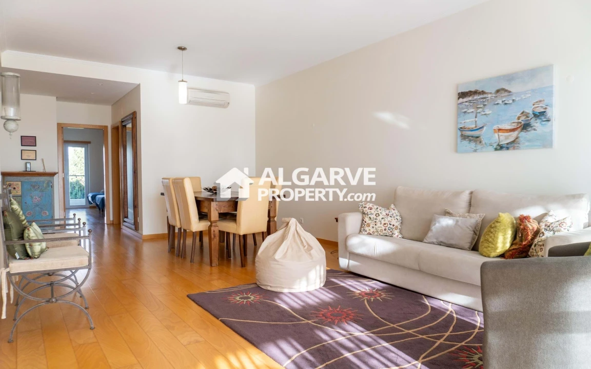 Apartamento T2 para Venda em Quarteira Foto 2