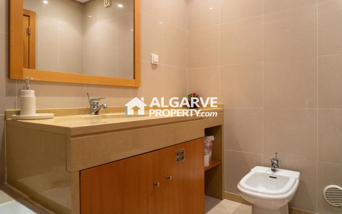 Apartamento T2 para Venda em Quarteira Foto 31