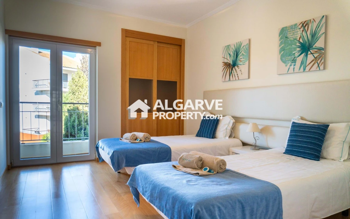 Apartamento T2 para Venda em Quarteira Foto 29