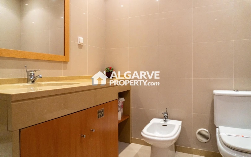 Apartamento T2 para Venda em Quarteira Foto 33