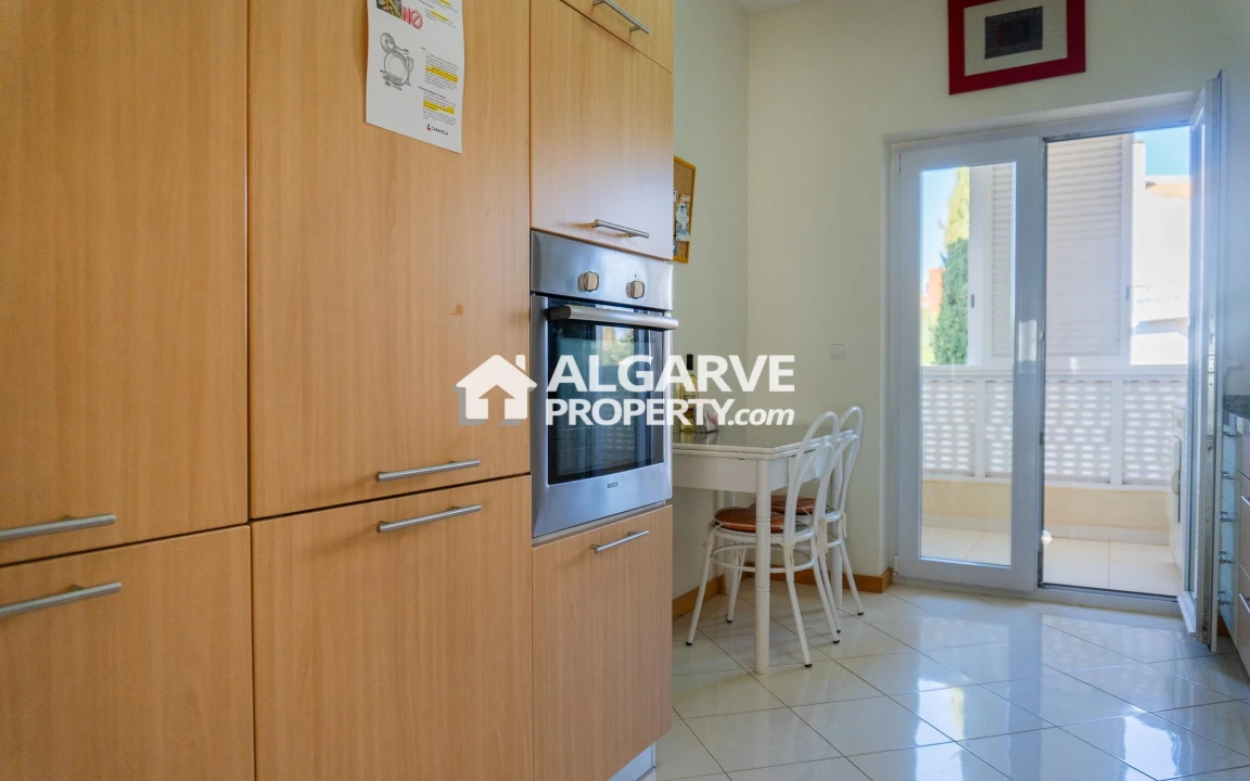 Apartamento T2 para Venda em Quarteira Foto 18