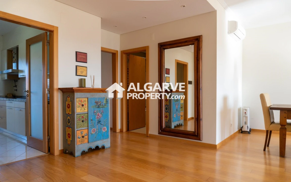Apartamento T2 para Venda em Quarteira Foto 11