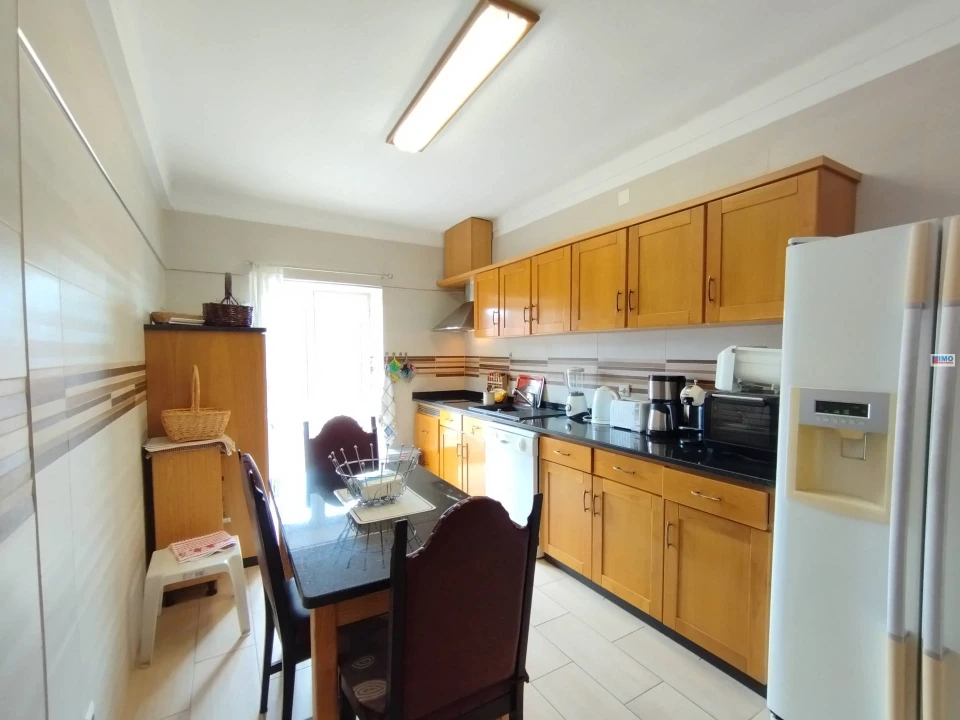 Prédio para Venda em Tortosendo Foto 3