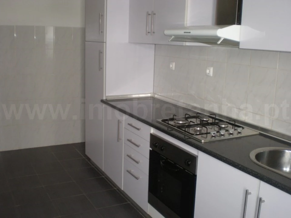 Prédio para Venda em Tortosendo Foto 28