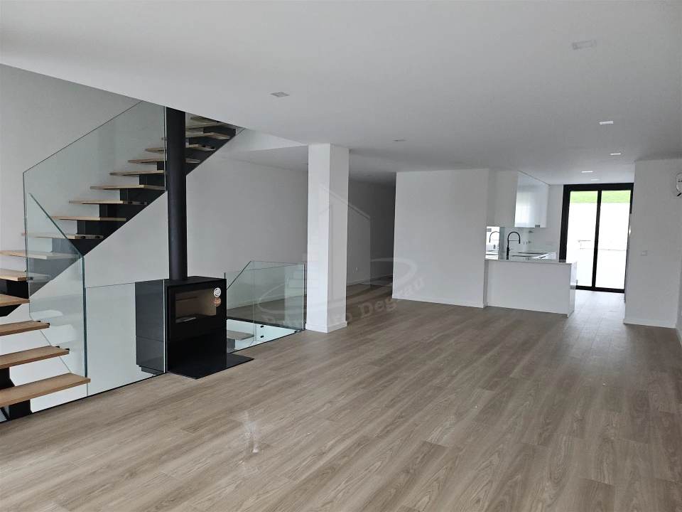 Moradia T3 para Venda em Santa Lucrécia de Algeriz e Navarra Foto 13