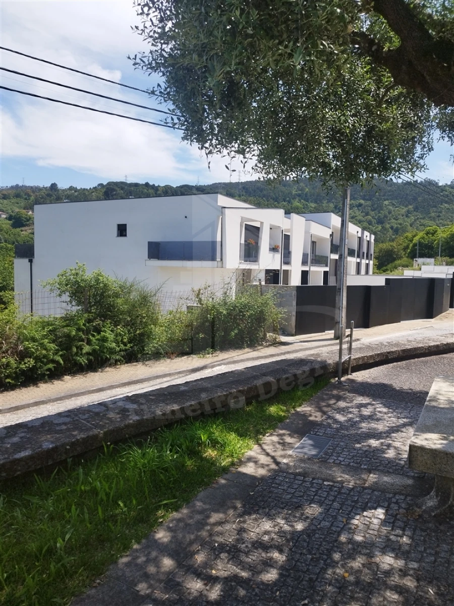 Moradia T3 para Venda em Santa Lucrécia de Algeriz e Navarra Foto 6