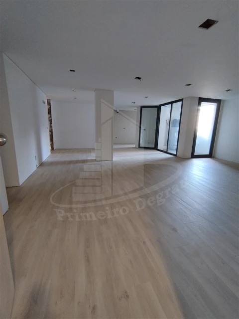 Apartamento T4 para Venda em São Vicente (Braga)