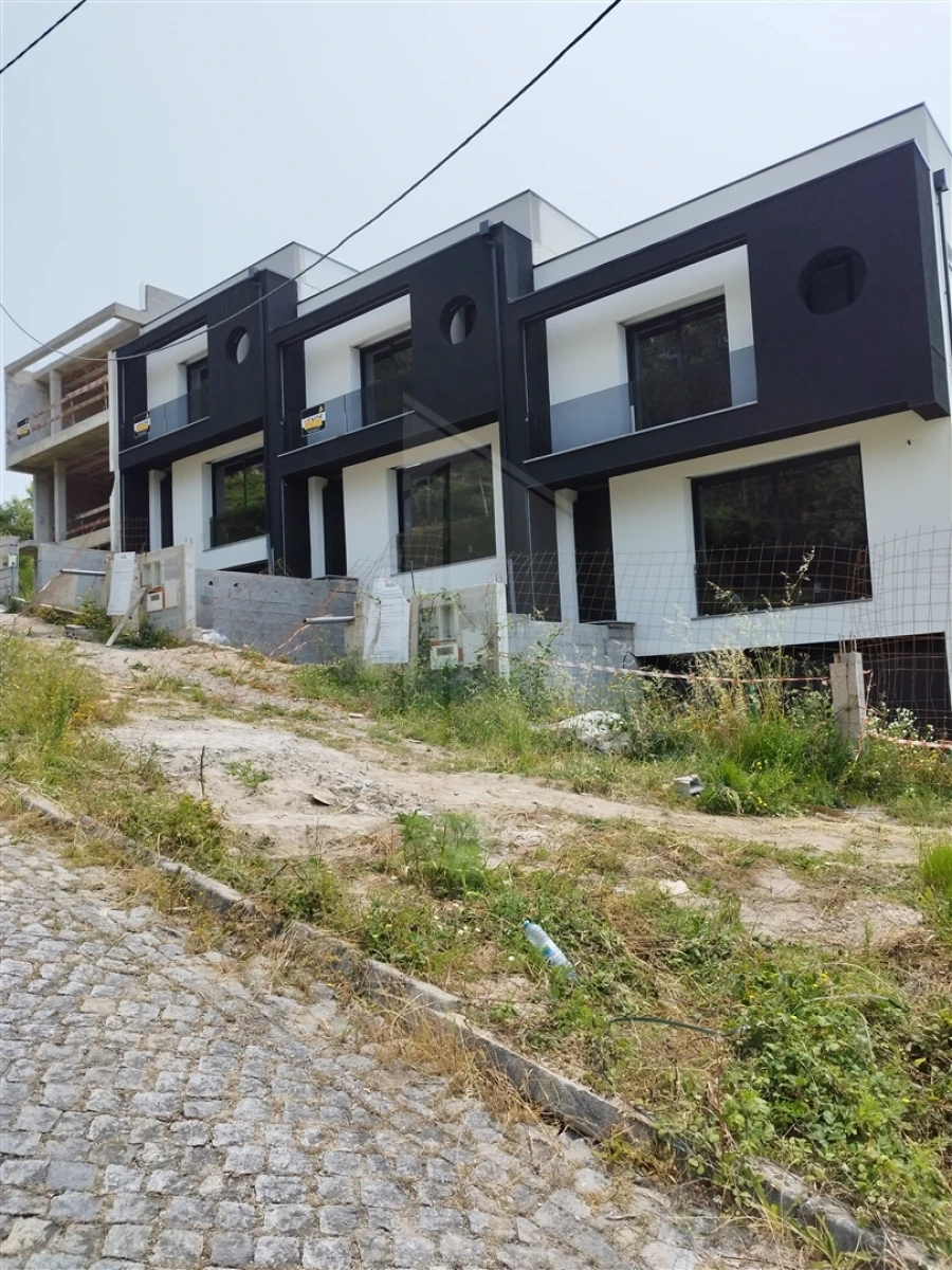 Moradia T3 para Venda em Morreira e Trandeiras Foto 4