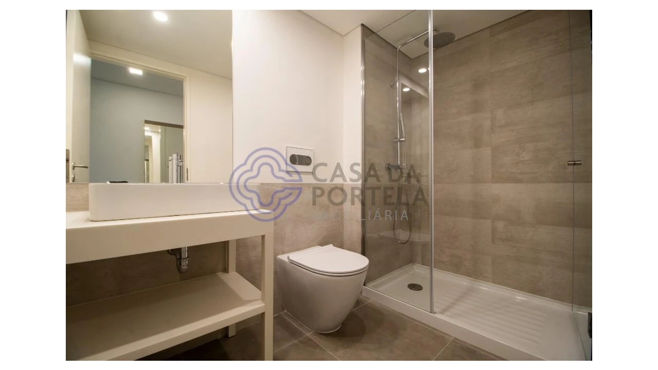Apartamento T1 para Venda em Santa Marinha e São Pedro da Afurada Foto 1